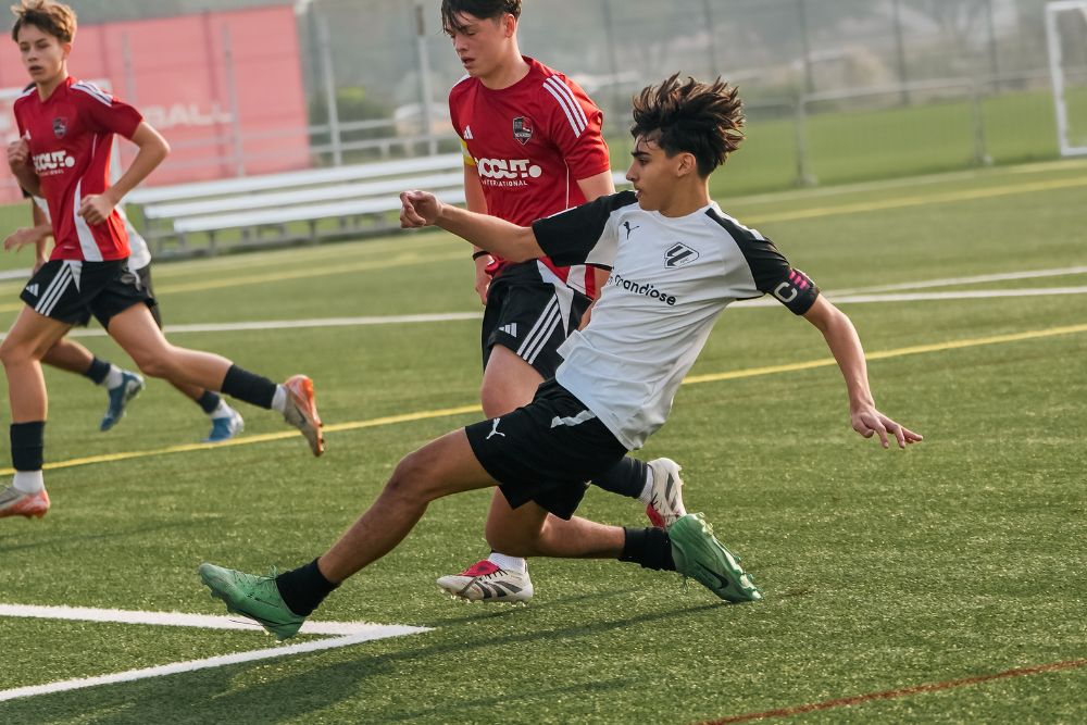 The best football lessons for beginners are at LaLiga Academy Dubai at Dubai Sports City